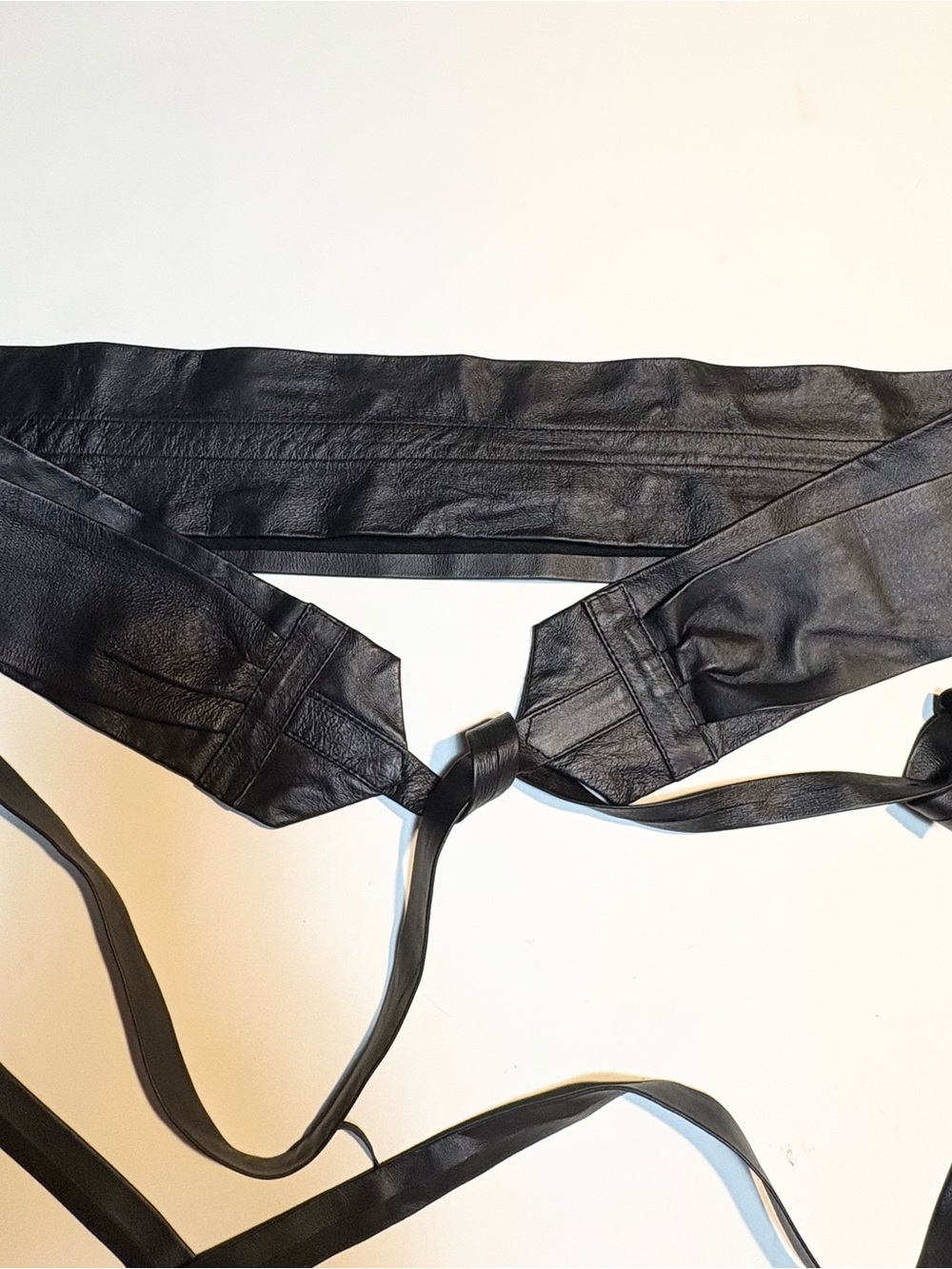G.I.L.I . black leather obi-style wrap belt - Picture 2 of 14